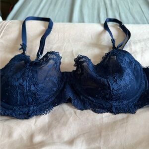 Victoria's Secret Navy Lace Underwire Bra